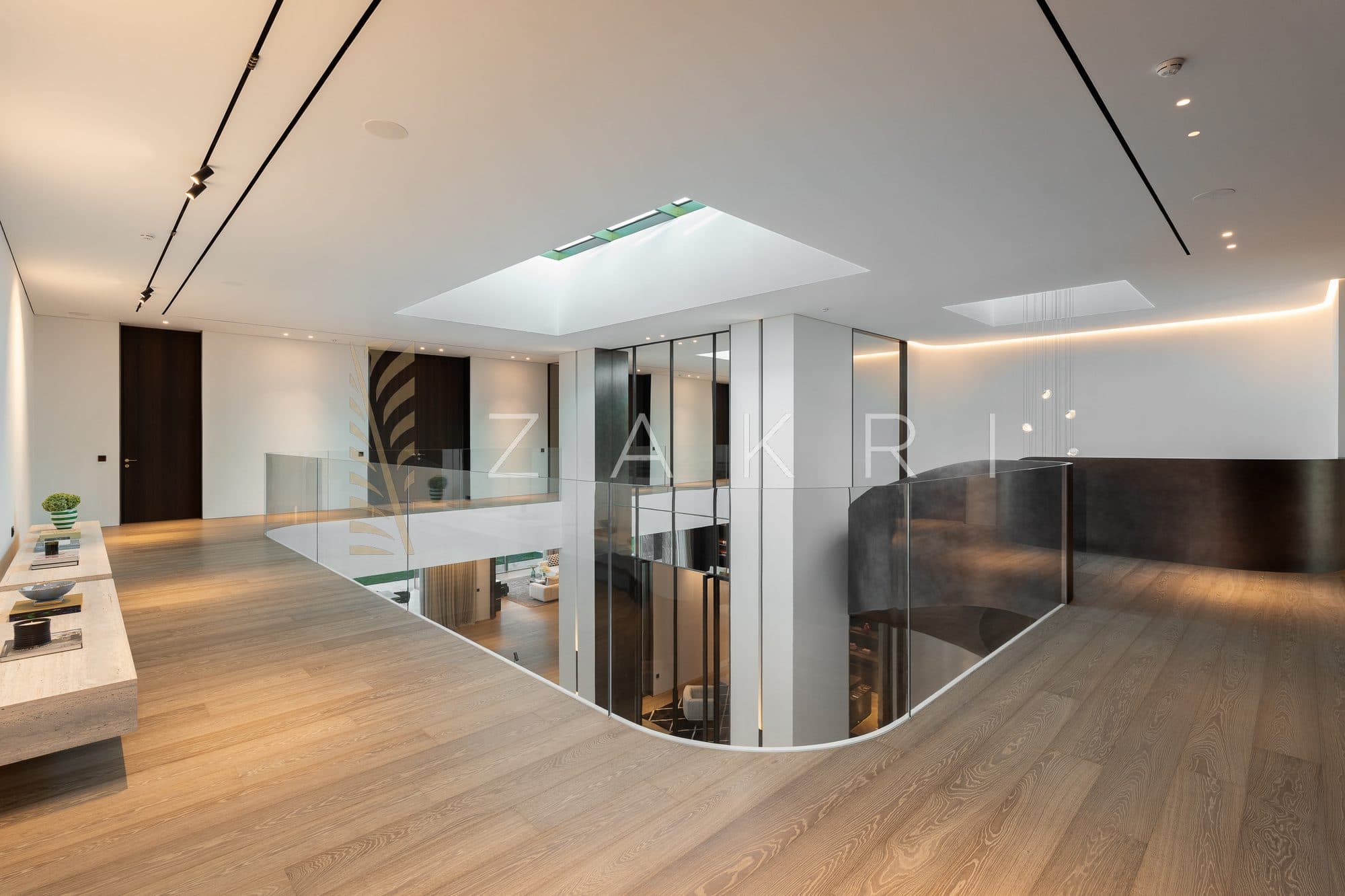 The upper landing, open to the hall below